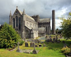 St. Canice's Cathedral v Kilkenny – druhá největší katedrála v Irsku