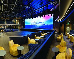 Divadlo, kino i taneční parket na lodi Costa Smeralda