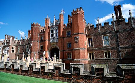 Sídlo Tudorovců Hampton Court