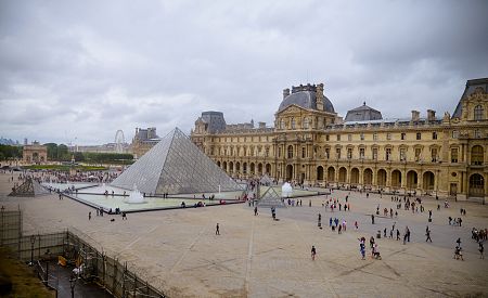 Slavné muzeum Louvre