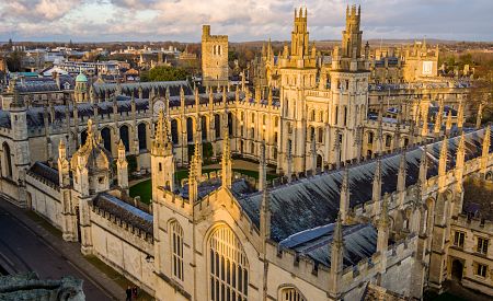 Pohled na univerzitu v Cambridge