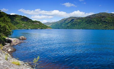 Největší skotské jezero Loch Lomond