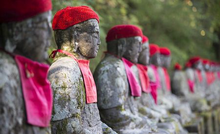 Padesát buddhistických soch v Nikkó