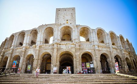 Zachovalá aréna v městečku Arles