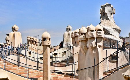 Originální střecha Gaudího stavby La Pedrera
