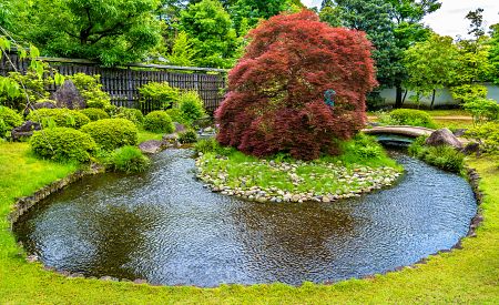 Tradiční japonská zahrada v parku Kóko-en