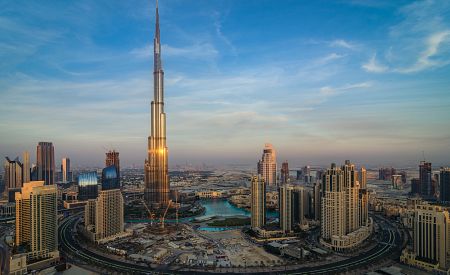 U mrakodrapu Burj Khalifa uvidíte Dubai Mall a večerní show fontány