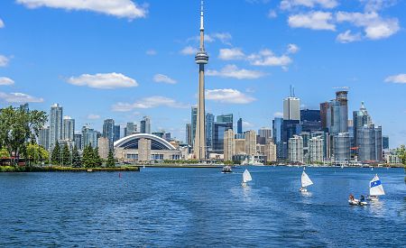 Panorama Toronta nad jezerem