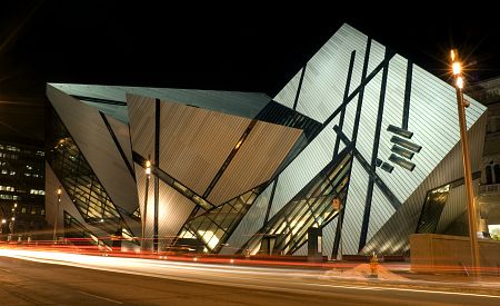 Moderní Royal Ontario Museum v Torontu
