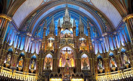 Úchvatný interiér katedrály Notre Dame v Montréalu