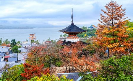 Ostrov Mijadžima s plovoucí bránou svatyně Icukušima-džindža