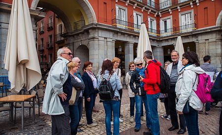 Porada našich cestovatelů na madridském náměstí Plaza Mayor