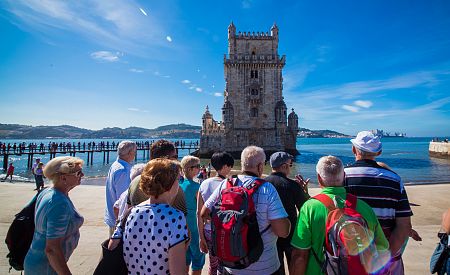 Průvodce António vypráví našim cestovatelům historii Torre de Belém