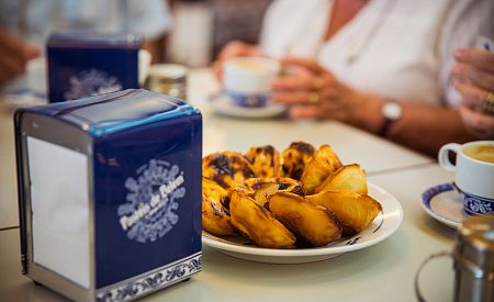 Pudinkové koláče Pastéis de Belém musí ochutnat každý cestovatel