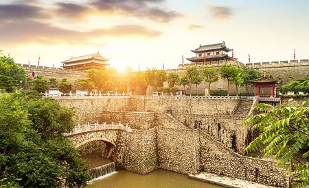 Mohutné hradby města Si an