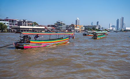 Panorama Bangkoku s řekou Chao Phraya