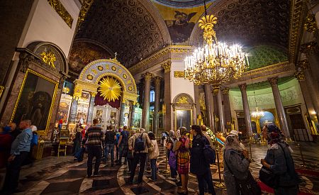 V Kazaňské katedrále se slouží neustále bohoslužba