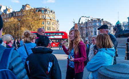 Naši cestovatelé na Trafalgarském náměstí v centru Londýna