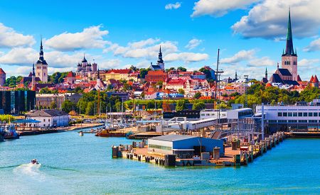 Pohled na překrásné přístavní město Tallin