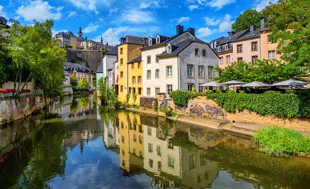 Okouzlující Staré město Lucemburku na řece Alzette