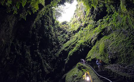 Vulkanická jeskyně Algar do Carvao