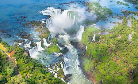 Ďáblův chřtán – největší z vodopádů Iguaçu na argentinské straně