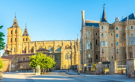 Překrásná katedrála ve městě Astorga