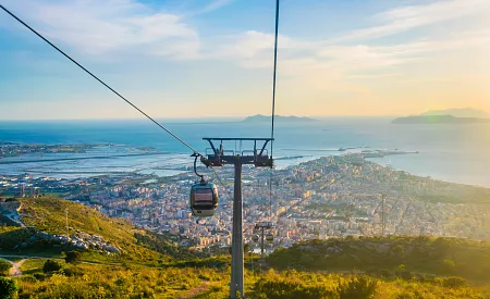 Lanovka Erice a výhled na město Trapani