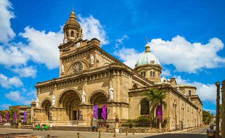 Působivá katedrála v Manile ukrývající varhany s 4 500 píšťalami