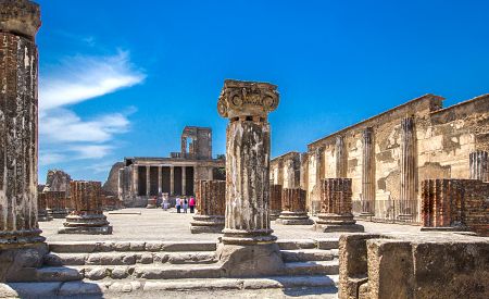 Starověké zříceniny v Pompejích