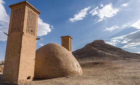 Zoroastrijské věže mlčení v okolí Jázdu