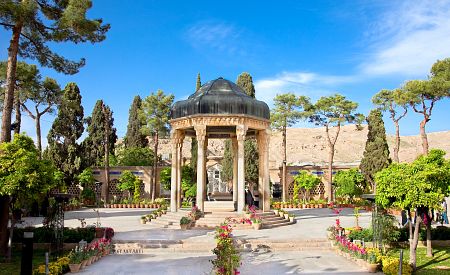 Hrobka perského básníka Háfeze v Šírázu