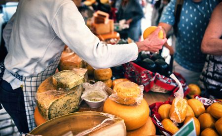 Dodnes živé tradiční sýrové trhy v Alkmaaru