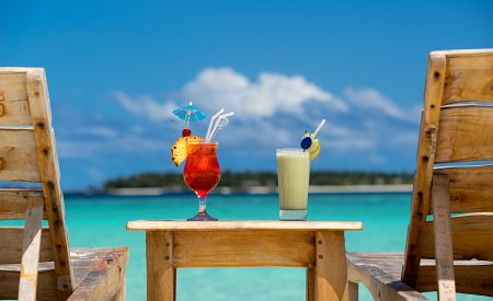 Odpočinek a koktejl v ruce – výjimkou není ani na mexických plážích…