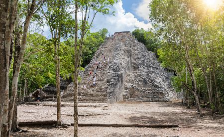 Pyramida Nohoch Mul v Coba – tajuplné mayské město ukryté v džungli