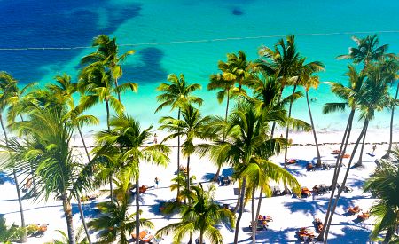 Ve stínu palem na nádherných plážích Punta Cana… Dominikánský relax začíná!