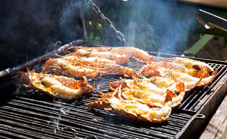 Grilovaný humr – oblíbený pokrm ostrovanů z rybářské vesničky Mano Juan. Nenechte si ujít…