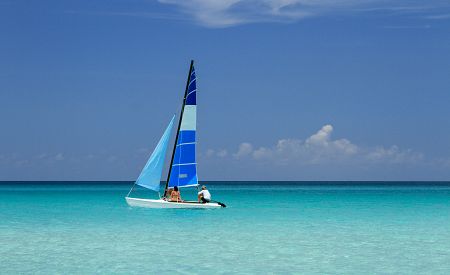 Na vlnách Karibiku… Vyzkoušejte plavbu plachetnicí!