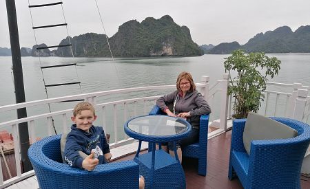 Plavbu zátokou Ha Long si užijí velcí i malí cestovatelé…