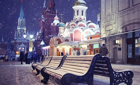 Zasněžená noční Moskva