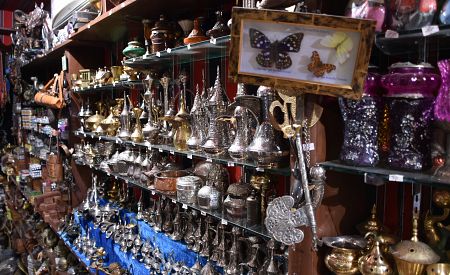 Kadidlo a příslušenství jsou významným vývozním artiklem Ománu