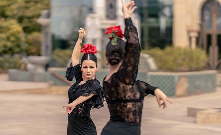 Působivé tanečnice dynamického a dramatického flamenca