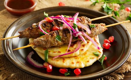 Vyzkoušejte tradiční turecký kebab…