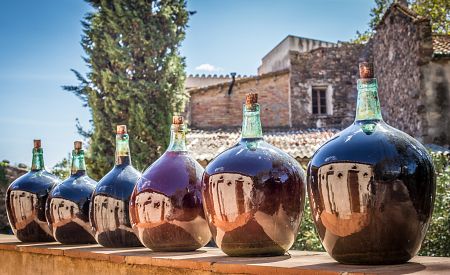 Koštování dobrého vína ke Španělsku rozhodně patří…