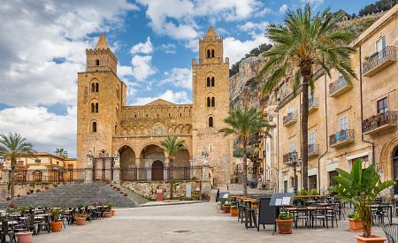 Impozantní normanská katedrála – jedna z dominant sicilského městečka Cefalù