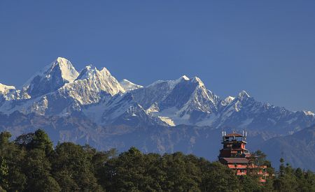 Nádherný výhled z města Nagarkot na nejvyšší horu světa