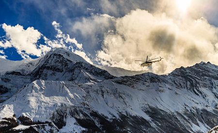 Vyzkoušejte vyhlídkový let vrtulníkem k nejvyšší hoře světa… Jedinečný zážitek!