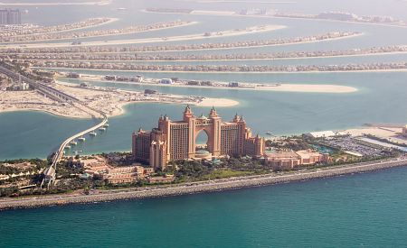 Pohled na hotel Atlantis na Palm Jumeirah v Dubaji