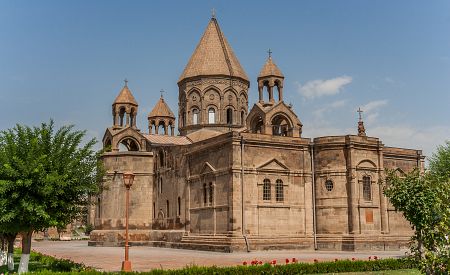 Kostel arménské apoštolské církve v Echmiadzinu