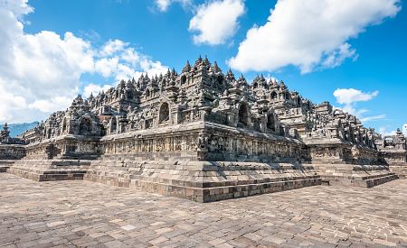 Buddhistický chrámový komlex Borobudur na Jávě